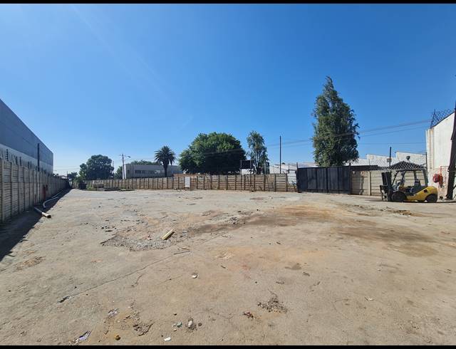 1,100M² WORKSHOP TO LET IN ELANDSFONTEIN